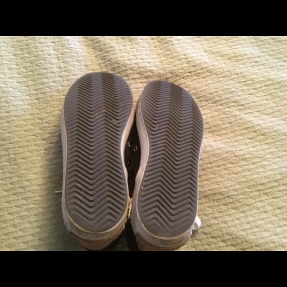 Shoes - Picture 3 of 5